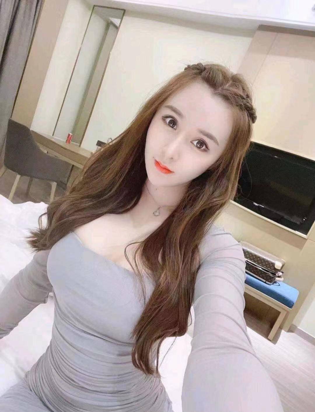 刚到兼职，不错的嫩妹，可以制服